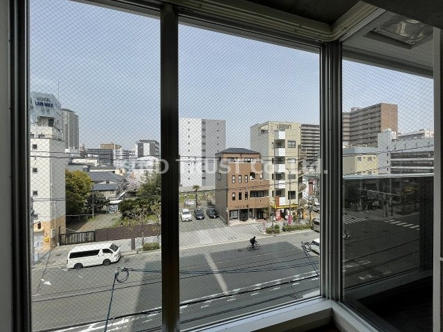 K-CRAFT　UMEDA108の展望|明るいお部屋です