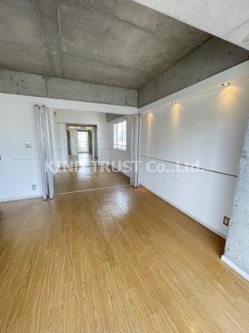 K-CRAFT　UMEDA108の居間・リビング