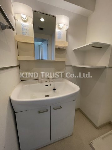 K-CRAFT　UMEDA108の独立洗面台