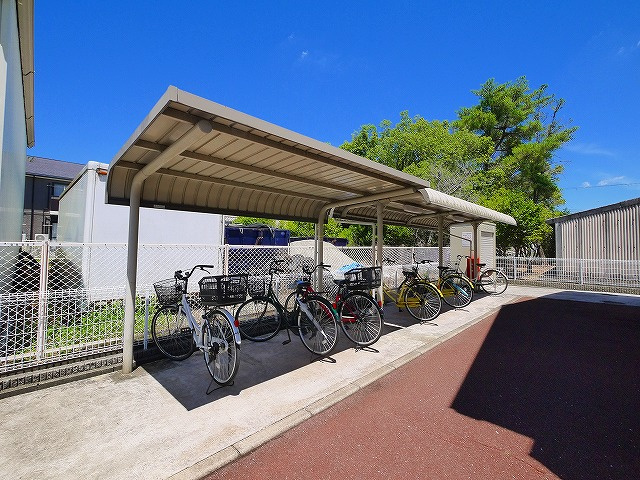 プレパルクAのその他共用部分|ゆったりとした駐輪スペース