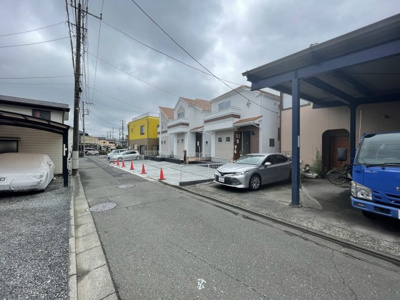【前面道路含む現地写真】 | 府中市南町3丁目新築戸建て3棟現場２号棟