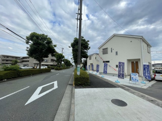 【前面道路含む現地写真】