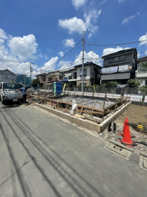 【前面道路含む現地写真】 | 府中市天神町2丁目新築戸建て5棟　４号棟