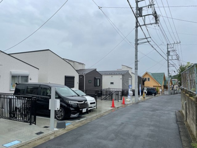 【前面道路含む現地写真】 | 府中市清水が丘2丁目新築戸建て10棟　D号棟 | 前面道路含む現地写真です