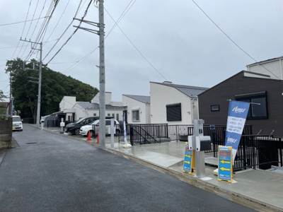 【前面道路含む現地写真】 | 府中市清水が丘2丁目新築戸建て10棟　D号棟 | 前面道路含む現地写真です