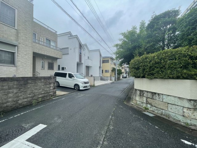 【前面道路含む現地写真】 | 仲介手数料無料　府中市小柳町5丁目新築戸建て2棟現場２号棟 | 前面道路含む現地写真です