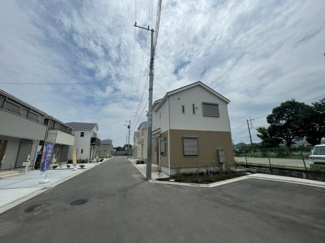 【前面道路含む現地写真】