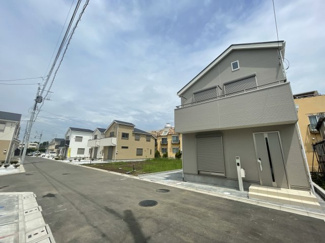 【前面道路含む現地写真】