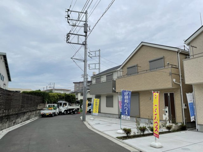 【前面道路含む現地写真】 | 仲介手数料無料　府中市矢崎町5丁目新築戸建て17棟現場２号棟