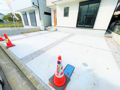 【駐車場】 | 東村山市野口町21-1期 | 並列駐車2台可能(車種による)