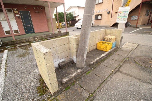 コーポみどりケ丘のその他共用部分|敷地内ゴミ置き場