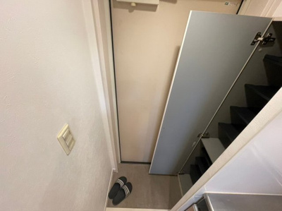 【玄関】 | レフィナードカメオカ