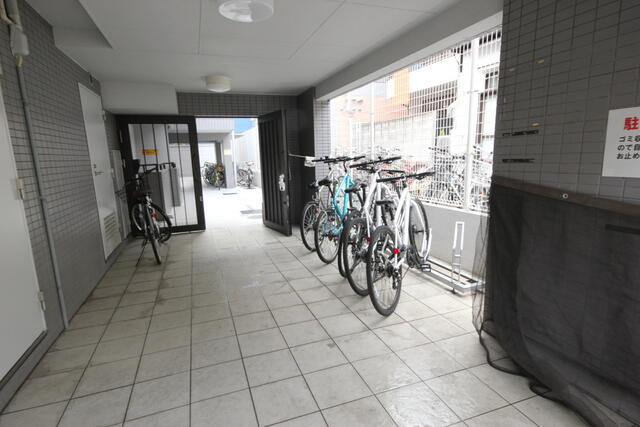 ゆったりスペースの駐輪場