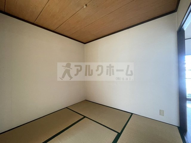 エスト北木の本の和室