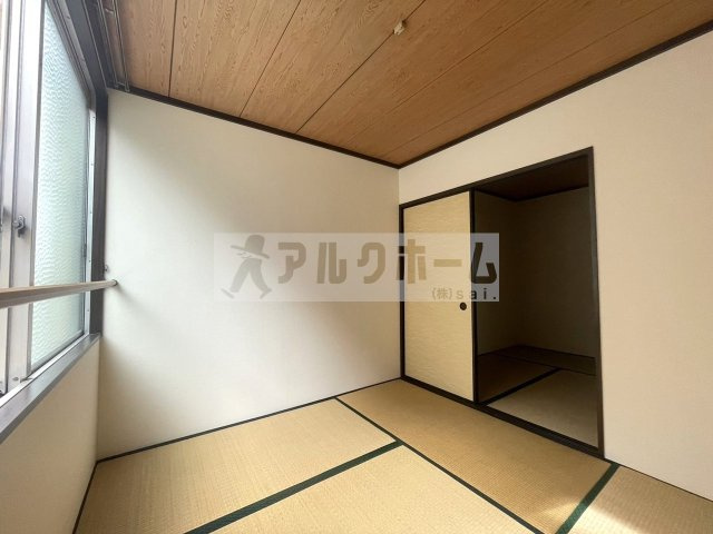 エスト北木の本の和室
