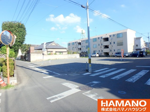 筑西市甲第3：1号棟の前面道路含む現地写真