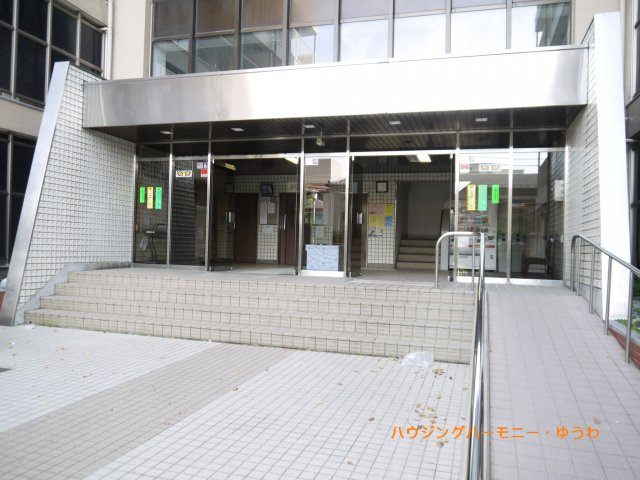 【エントランス】 | 大山ローヤルコーポ | タイル敷きの綺麗なエントランスは、バリアフリー。