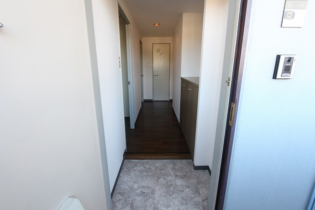 プレミール中央の玄関