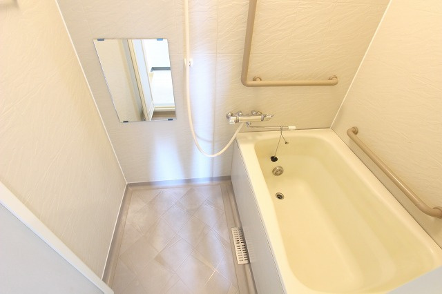 プレミール中央の浴室