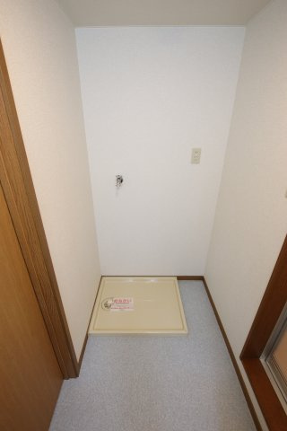 【設備】 | ラルジュウエスト | 室内洗濯機置場