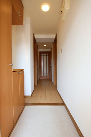 【玄関】 | ラルジュウエスト