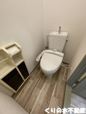 【トイレ】 | ヴィラフローラⅠ | 落ち着いた色調のトイレです