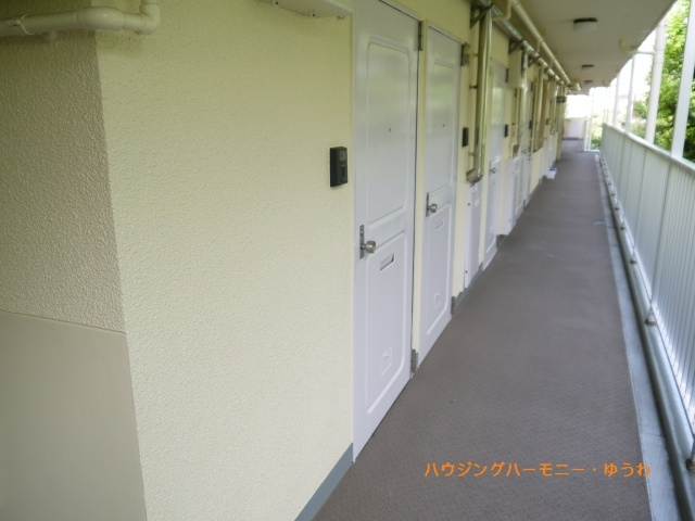 【玄関】 | 三田向原コーポ | マンション廊下！綺麗ですね！！