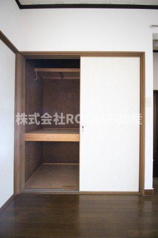 エミィハイツの駐車場