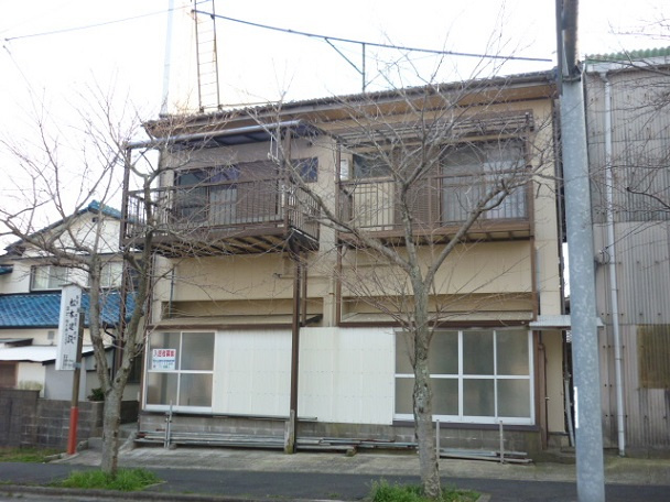 唐津市菜畑のアパートの外観