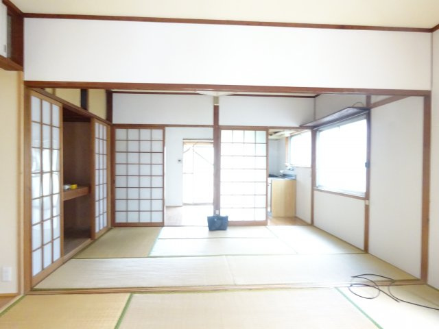 唐津市菜畑のアパートの和室