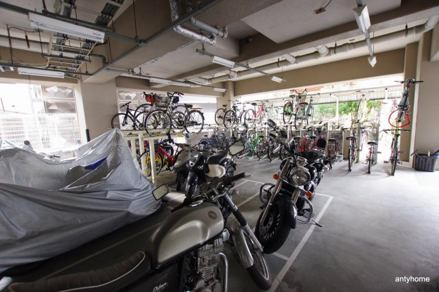 エステムコート新大阪3ステーションプラザ　仲介手数料無料の駐車場