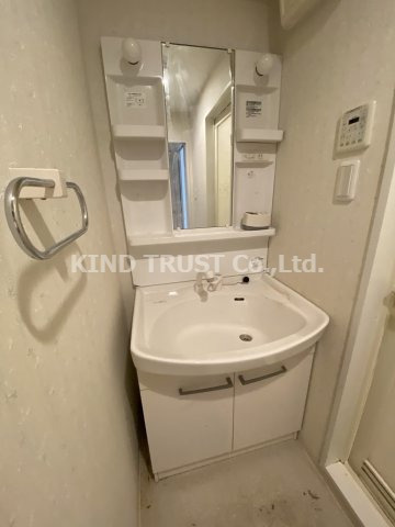 カルムクレール2.5.8の洗面所|明るい洗面所です