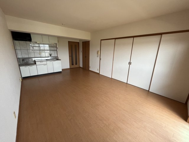 ピーチフローレⅡの居間・リビング