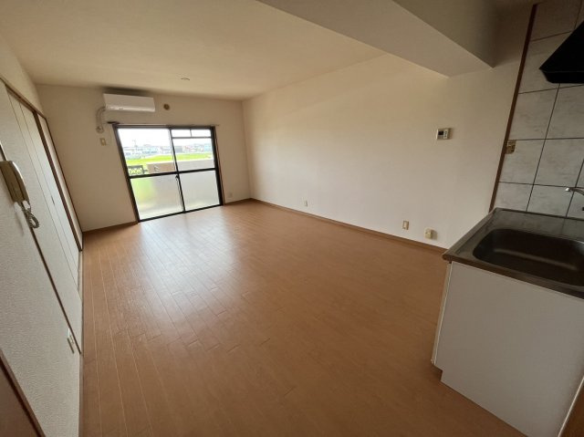 ピーチフローレⅡの居間・リビング