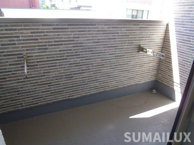 熊本市中央区本荘２丁目のアパートのバルコニー