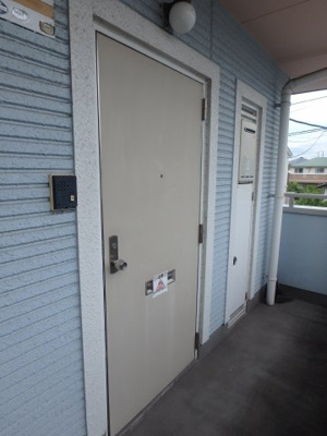 【玄関】 | ビバリーガーデン大島Ａ | 大島　ビバリーガーデン大島Ａ　2ＤＫ　玄関