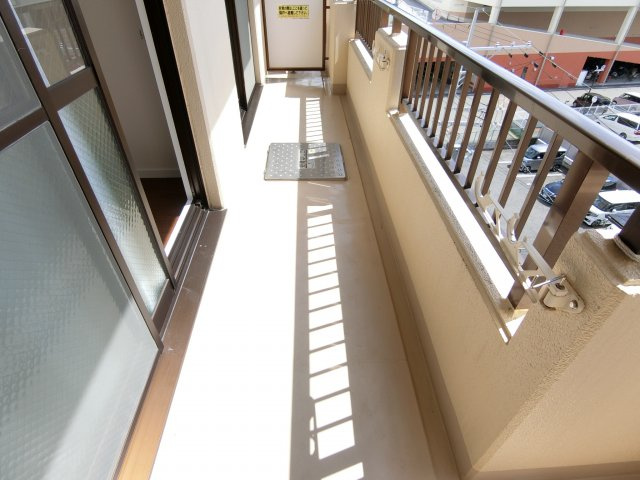 エルファミーレ富田林のバルコニー