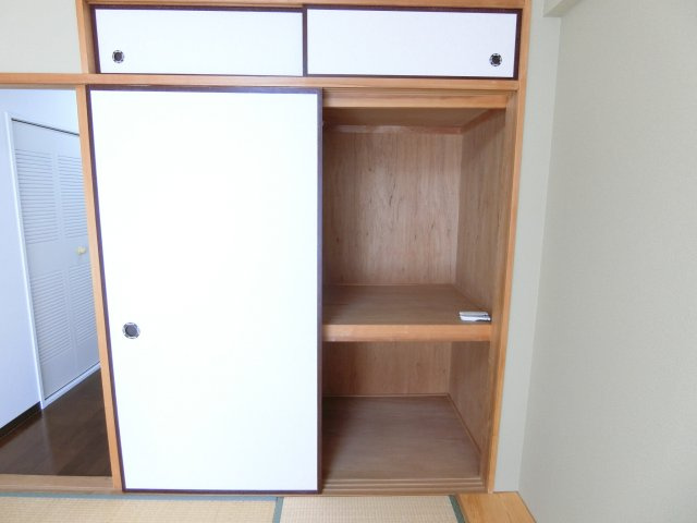 エルファミーレ富田林の収納