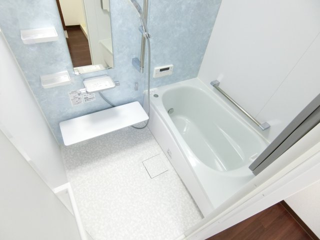 エルファミーレ富田林の浴室