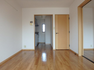 【居間・リビング】 | ビバリースクエアＣ | 大島　ビバリースクエアＣ　1LDK　居間・リビング