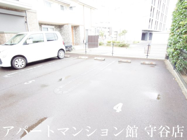 ヴィラージュの駐車場