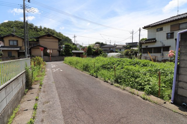 足利市八幡町の土地の前面道路含む現地写真