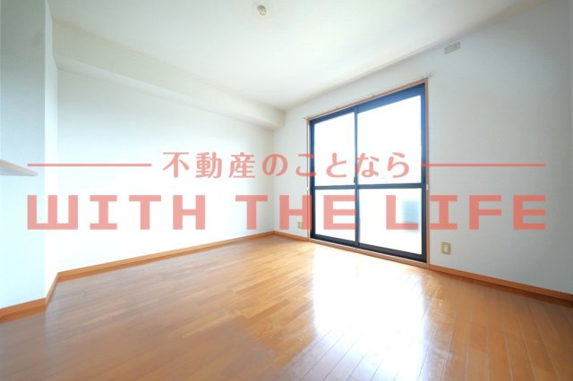 ハウスフリーデⅡ【10,000円キャッシュバック対象物件】の居間・リビング|ゆったり過ごせるリビングです