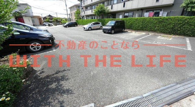 ハウスフリーデⅡ【10,000円キャッシュバック対象物件】の駐車場|駐車場があります