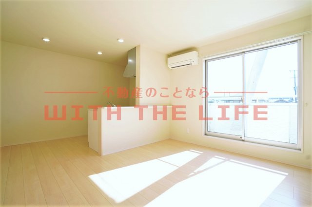 シャンドゥ・フルール【キャッシュバック対象物件】の居間・リビング|こちらのリビングで趣味の時間をお楽しみください