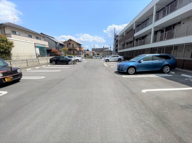 サラームの駐車場