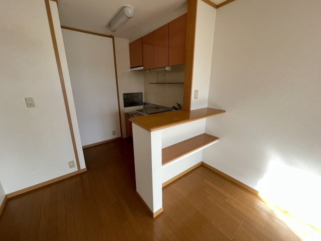アクティフ弐番館の内装|カウンターキッチン