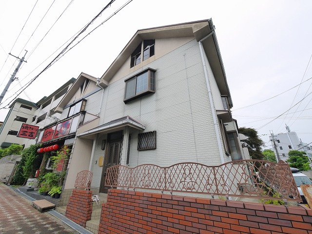 学園前ハウスの外観