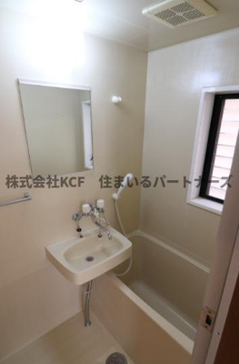 【浴室】 | コーポレーヴ | コンパクトで使いやすいお風呂です