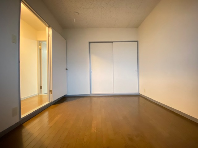 ドミール福田の洋室